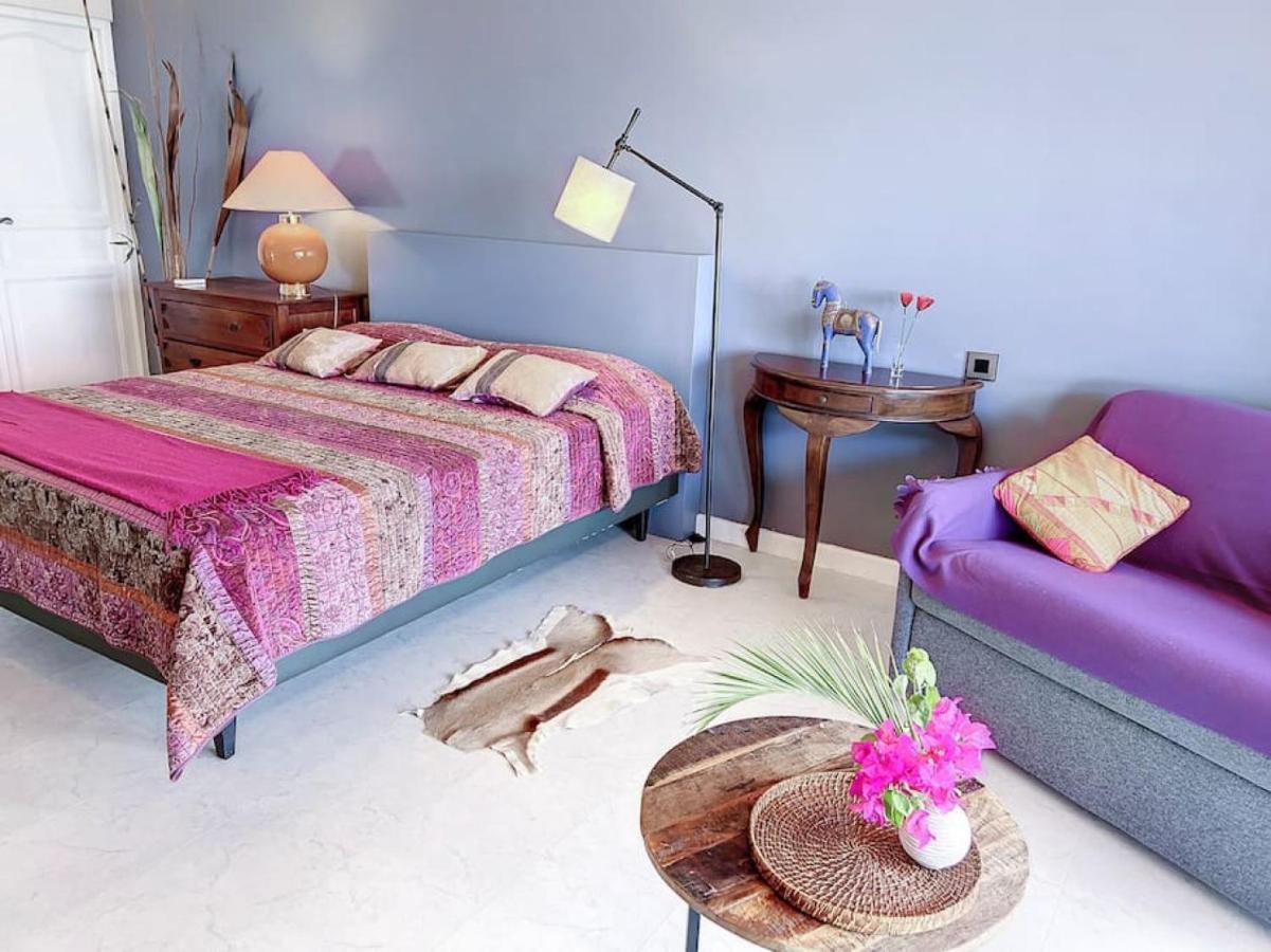 Blue Room In A Shared Villa Diamant With Communal Pool And Sea View Grand Case Exterior photo