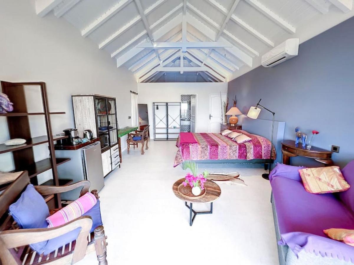 Blue Room In A Shared Villa Diamant With Communal Pool And Sea View Grand Case Exterior photo