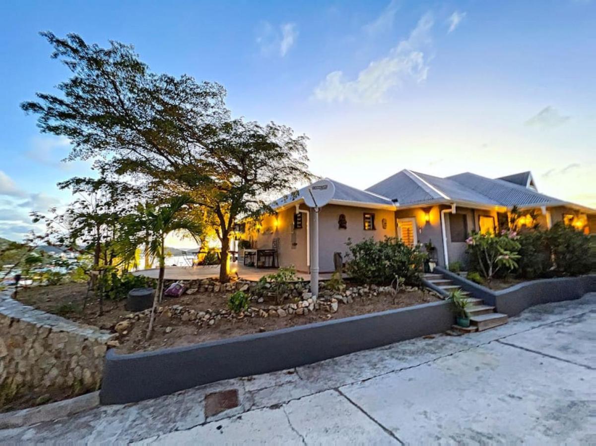 Blue Room In A Shared Villa Diamant With Communal Pool And Sea View Grand Case Exterior photo